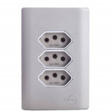 Conjunto Tomada tripla 10a - Novara Aço Cromado